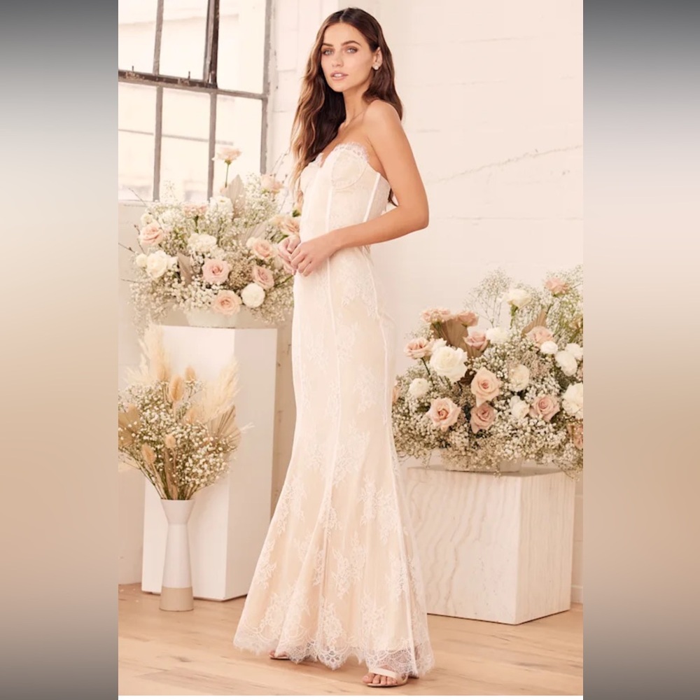 NWT- Moment of Elegance White Lace Strapless Mermaid Dress